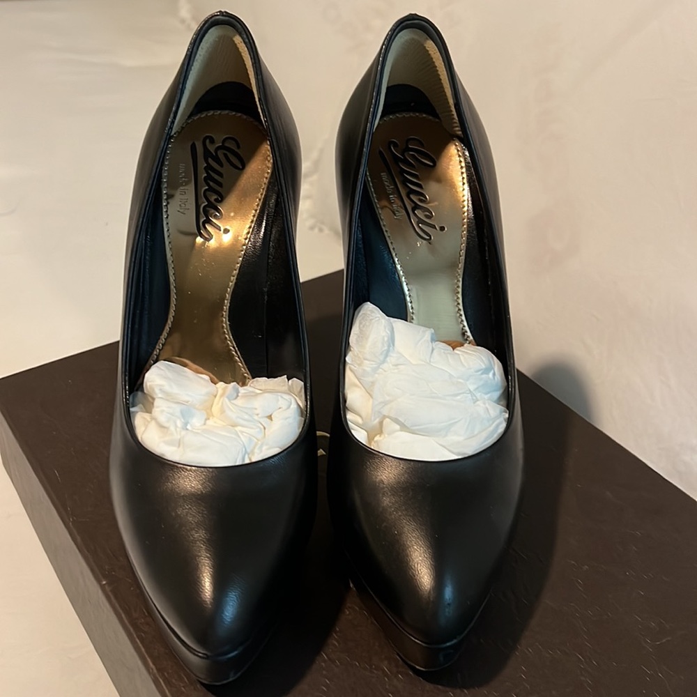 Shoes - Picture 2 of 7